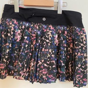 Lululemon pleat to street skirt floral